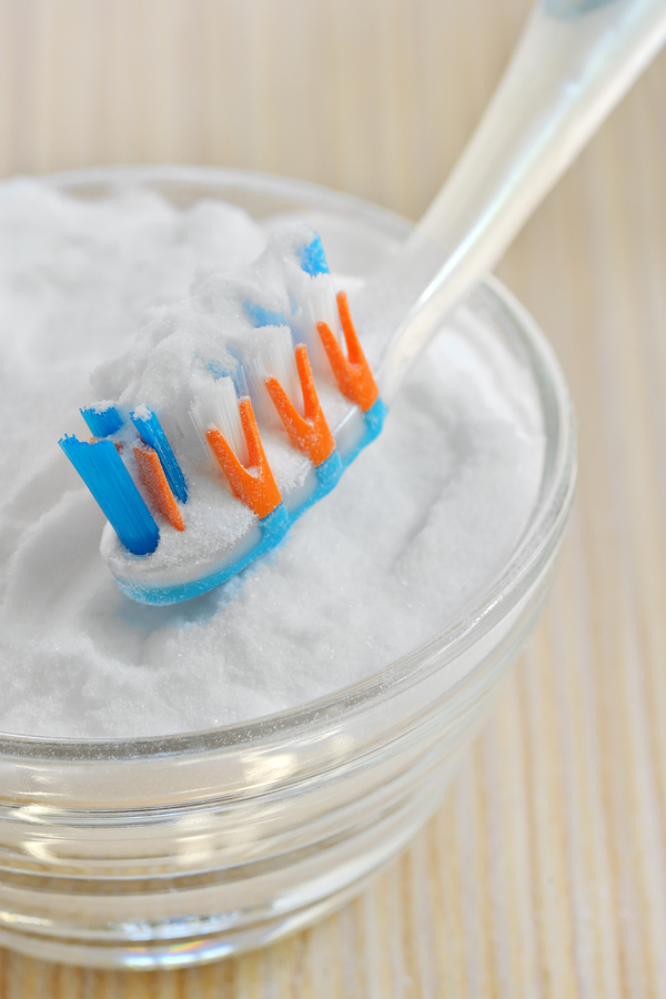 use sodium bicarbonate on a toothbrush to clean and prevent gingivitis
